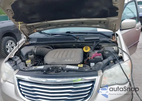 2014 Chrysler Town & Country Touring from USA, damaged, VIN 2C4RC1BGXER255802